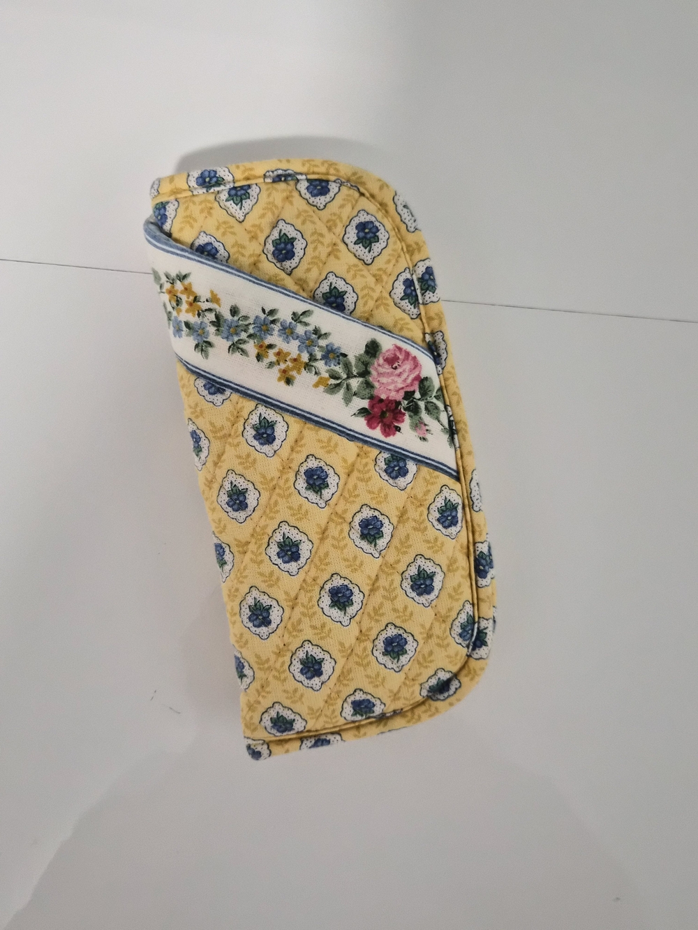 VERA BRADLEY Floral Yellow Quilted Glasses Case
